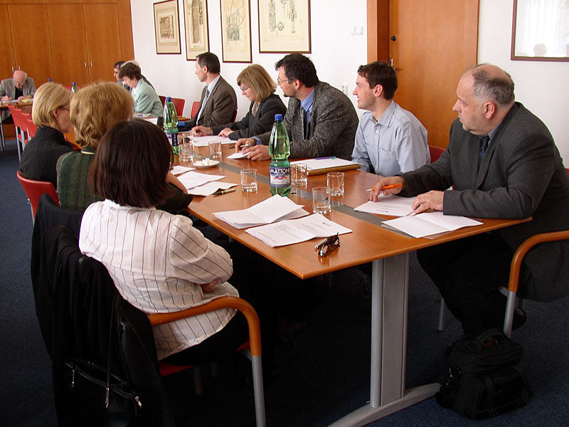 Fotografie z 1. výroční konference AKVŠ ČR, 17. 4. 2003