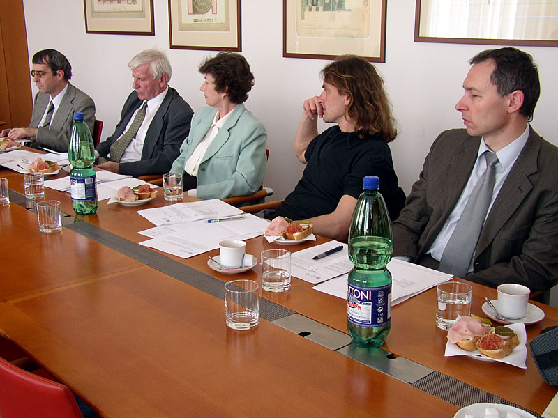 Fotografie z 1. výroční konference AKVŠ ČR, 17. 4. 2003