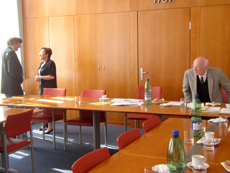 Fotografie z 1. výroční konference AKVŠ ČR, 17. 4. 2003